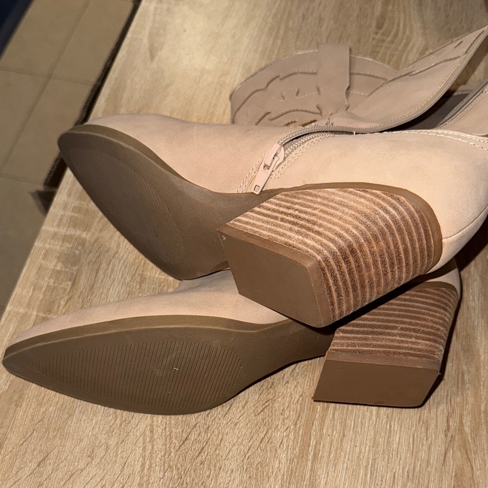 DV by Dolce Vita Beige Heeled Boots - Picture 7 of 11